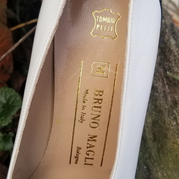 Bruno Magli two-tonr pumps - Picture 2 of 5